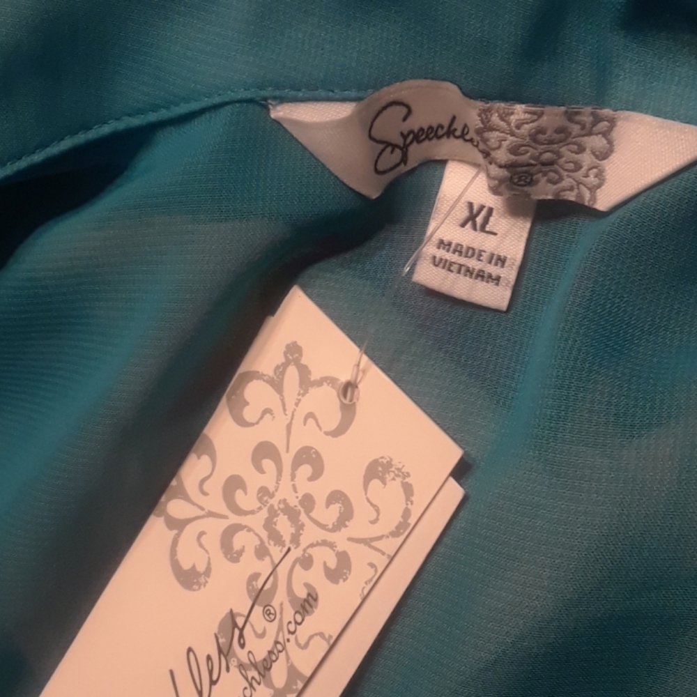SOLD.  It's a Deal Speechless Summer Top - Picture 3 of 4